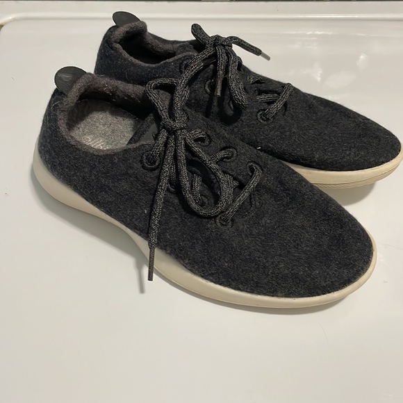 Allbirds Wool Runners, Tuke Jo (Natural Black Upper/Cream Sole) size 7 - Picture 4 of 7